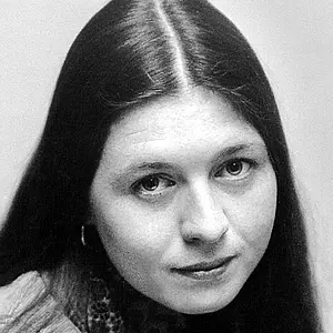 Nora Ikstena