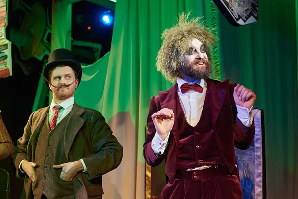 Šušnirks un spoku muiža