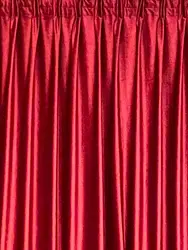 Meklējiet sievieti!