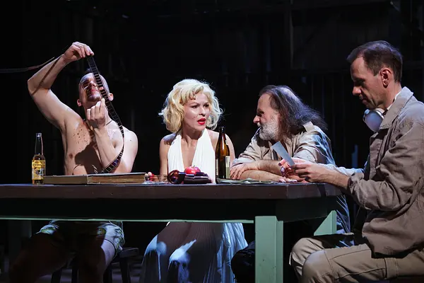 Reiz pilnmēness zilgajā gaismā