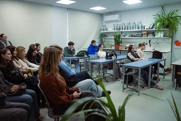 Par to mēs nerunāsim!